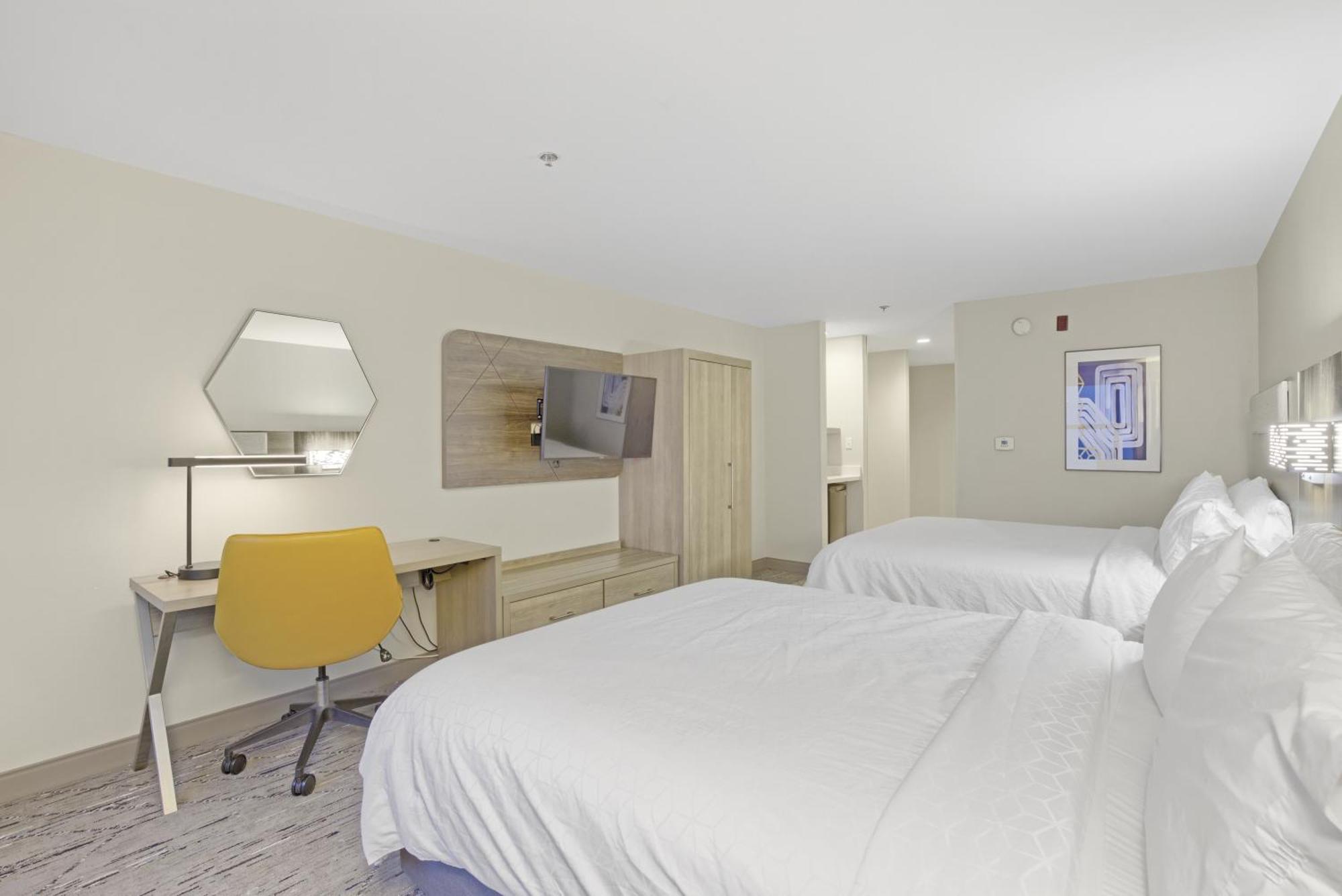 Holiday Inn Express - Gulfport Beach By Ihg Exterior photo